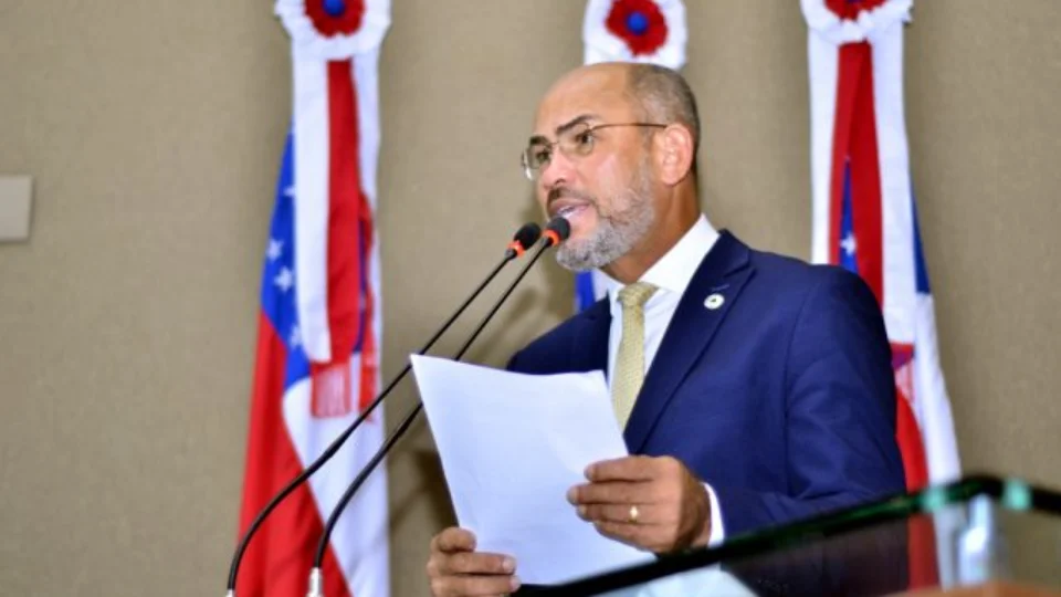 Cabo Maciel confirma que Wilson Lima assinou decretos de promoções da Polícia Militar do AM