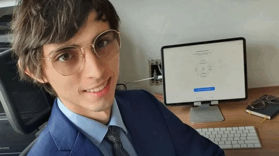 Amom afirma que projeto que proíbe corte de energia aos finais de semana está parado há dez meses na Câmara de Manaus