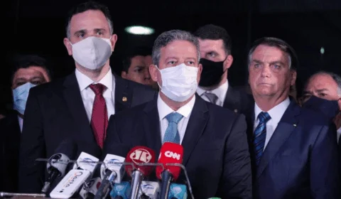 Bolsonaro entrega ao Congresso MP para tentar acelerar privatização da Eletrobras