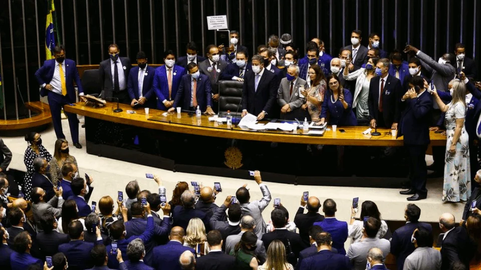 Eleição para mesa diretora da Câmara é adiada para esta quarta (3)