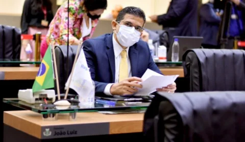 Justiça solicita que a Amazonas Energia pague o valor de R$ 5 milhões em indenizações por ‘cortes de luz’