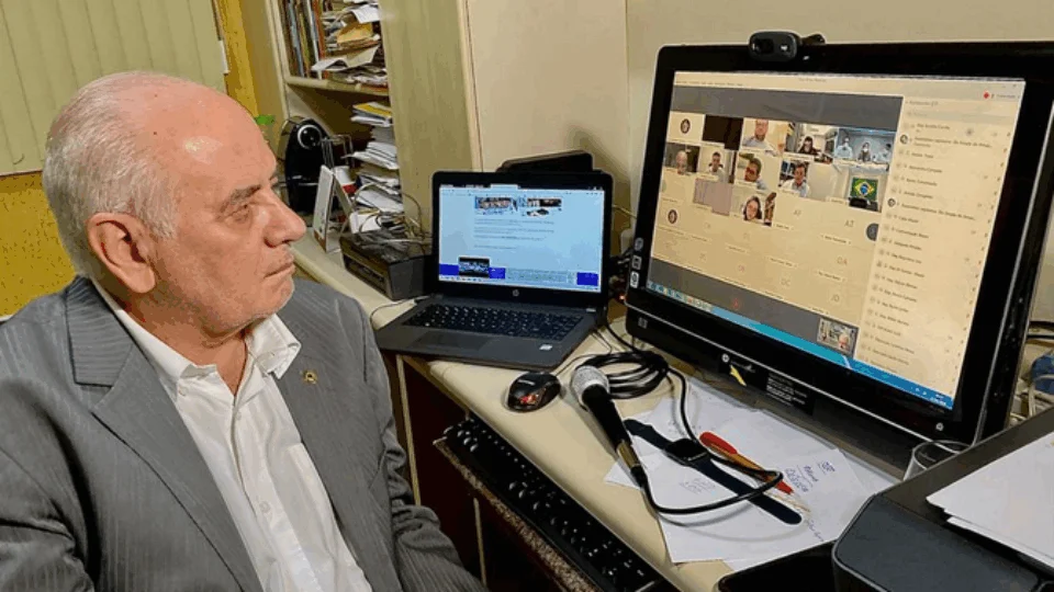 Serafim diz que repasse de R$ 9 bilhões ao Amazonas era obrigatório