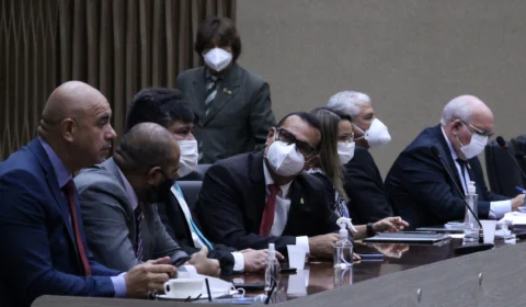 Câmara Municipal aprova convocação da Amazonas Energia para esclarecer cortes durante a pandemia