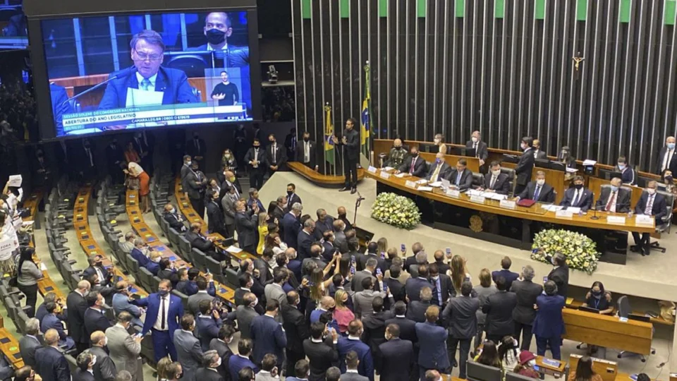 Congresso analisa 14 projetos que prorrogam auxílio emergencial