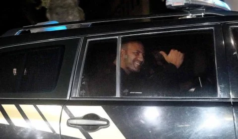 Daniel Silveira segue preso e Câmara aguarda audiência de custódia para revogar ou não a prisão do deputado