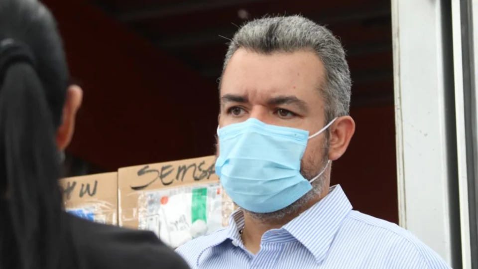 Peixoto denuncia Amazonas Energia ao MPF por cortes, sem aviso, em plena pandemia  