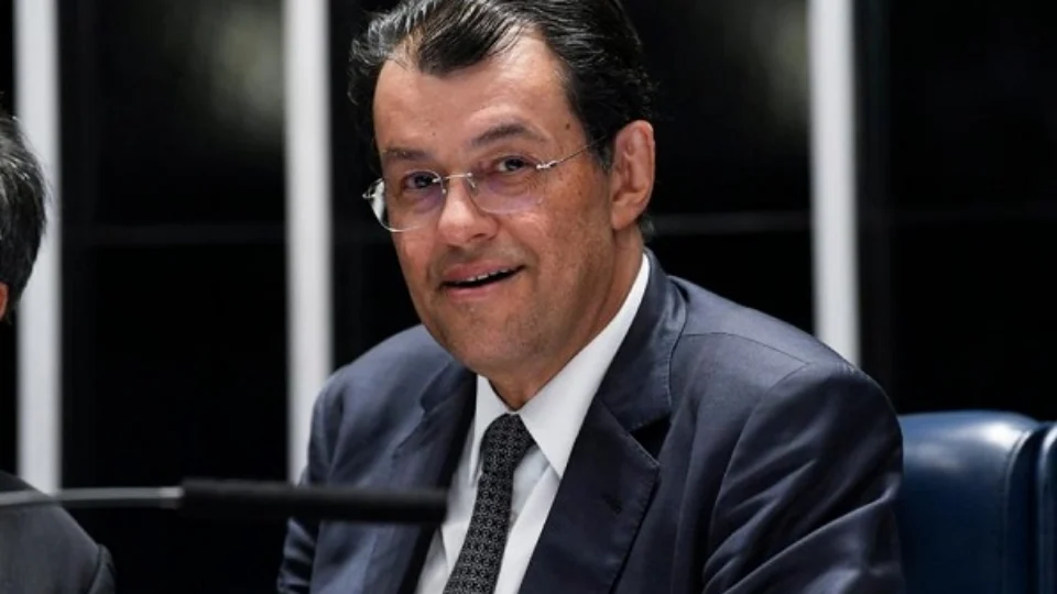 Valor gasto do ‘Cotão’ por parlamentares do AM, em Brasília, poderia comprar mais de 79 mil doses de vacinas da Pfizer e da BioNTec