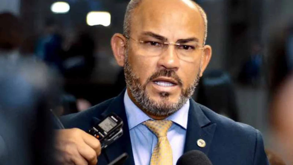 Deputado destaca excelente trabalho dos policiais da Base Arpão no combate ao narcotráfico