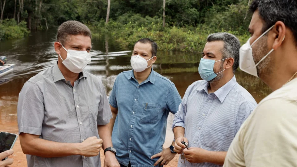 Vereador Peixoto acompanha Marcos Rotta durante inspeção em obras na BR-174