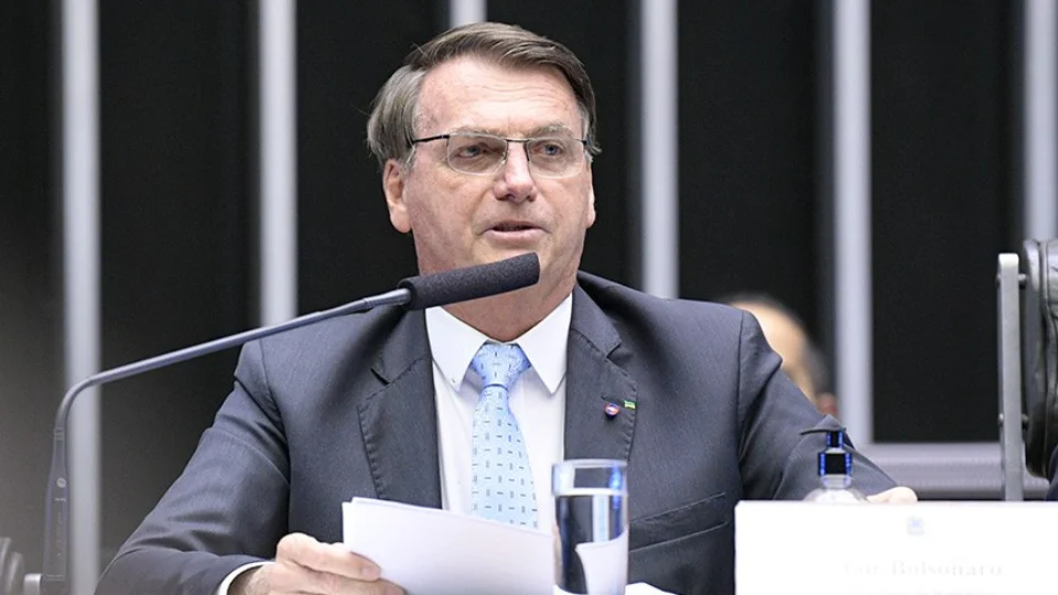 Bolsonaro diz que governo está pronto para a vacinação contra a covid-19