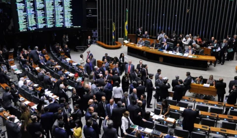 Câmara cria grupo para debater alterações no código eleitoral, voto impresso e impedimento de candidatura