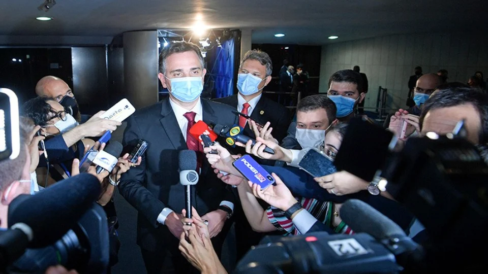 Rodrigo Pacheco pretende definir pauta econômica com Arthur Lira e Bolsonaro