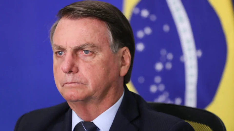 Bolsonaro quer fixar o ICMS sobre combustíveis, mas estados rejeitam a mudança