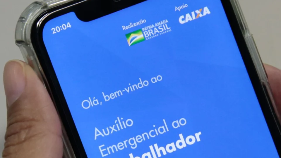 Câmara aprova em 2º turno texto-base da PEC que viabiliza retomada do auxílio emergencial