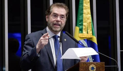 Senador Plínio Valério quer investigação contra ONGs que atuam no Amazonas