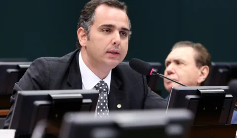 Presidente do Senado deve analisar pedido de criação de ‘CPI da covid-19’