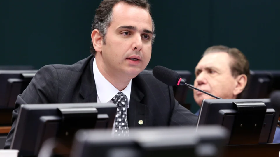 Presidente do Senado deve analisar pedido de criação de ‘CPI da covid-19’