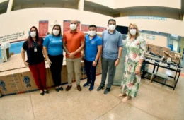 Deputado João Luiz entrega equipamentos adquiridos com emendas para escola em Itacoatiarara