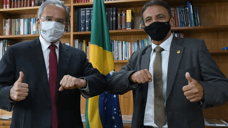 ‘Sem saúde, não há economia’, diz Paulo Guedes sobre vacinação em massa