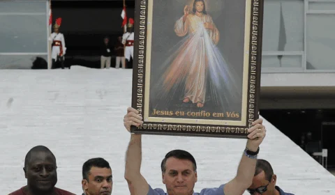 Em publicação, Bolsonaro pede de seus seguidores jejum e oração pelo Brasil