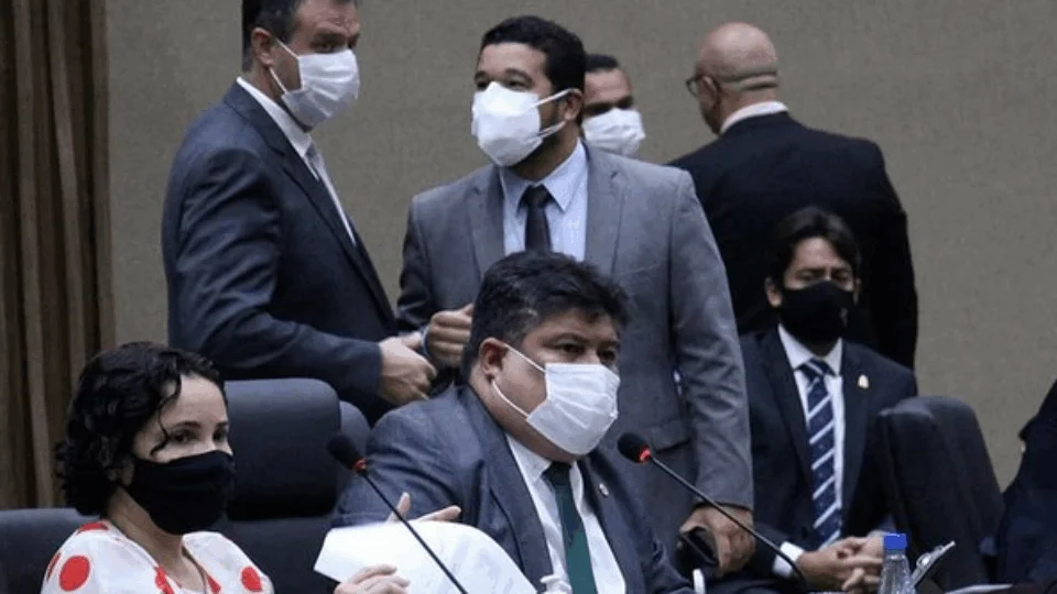 CMM aprova projeto da prefeitura para compra de vacinas contra a Covid-19