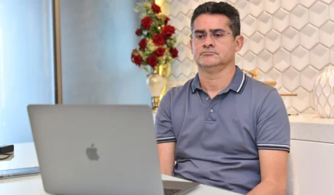 David Almeida enfrenta pedido de impeachment na Câmara de Manaus