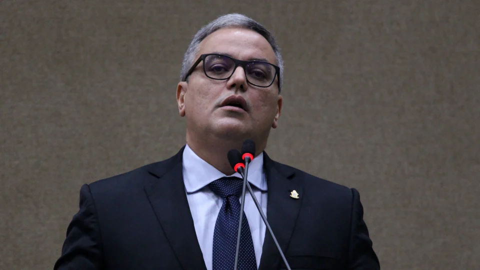 Vereador Lissandro Breval participa da primeira reunião da Comissão de Defesa do Consumidor da CMM