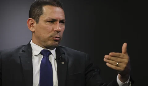 Marcelo Ramos diz que reunião de Bolsonaro com poderes ‘não pode passar de uma conversa sem consequências’