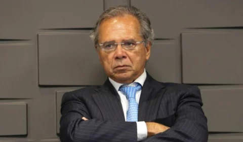 Paulo Guedes não descarta auxílio de R$ 600, mas quer venda de empresas públicas em troca