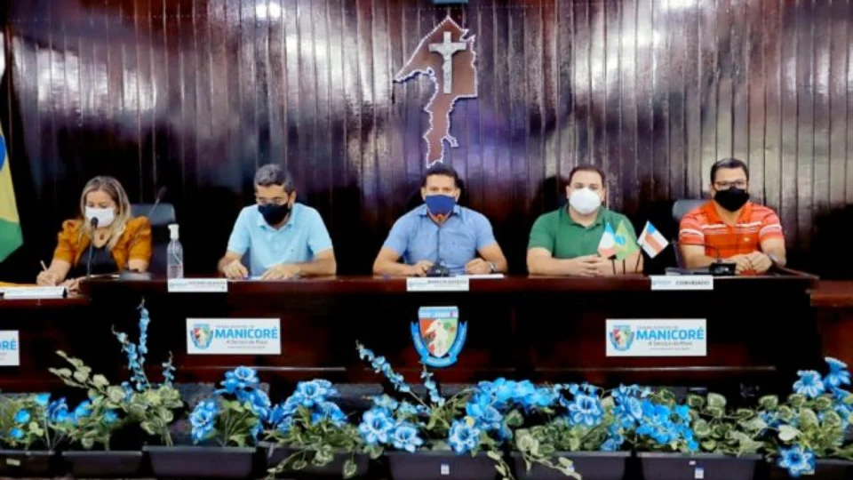 ‘Enquanto for deputado, trabalharei em prol de Manicoré’, diz Roberto Cidade em visita o município