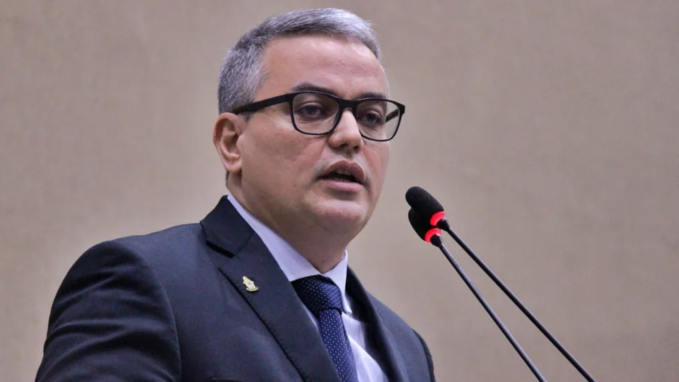 Vereador Lissandro Breval critica falta de segurança em UBSs de Manaus