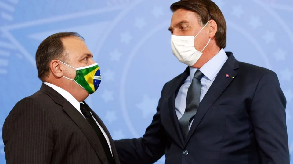 Governo Bolsonaro assina acordo com Pfizer e Janssen para receber 138 milhões de vacinas contra Covid-19