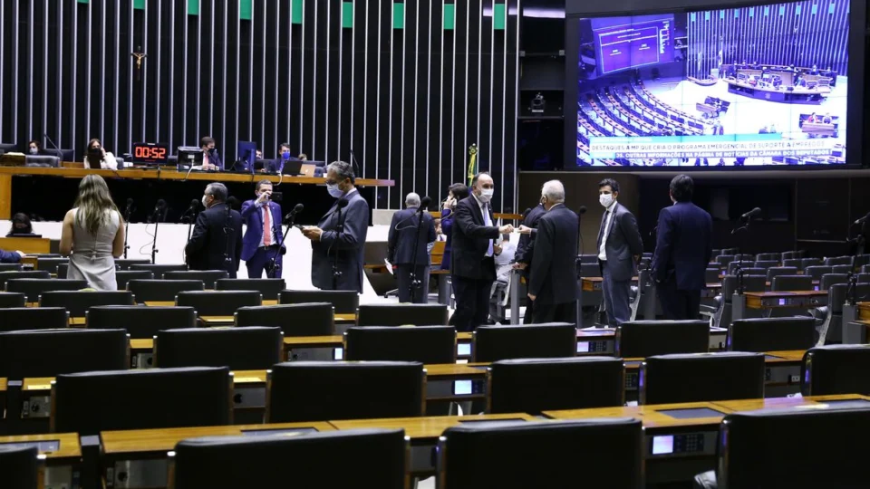 Câmara aprova MP que amplia margem do crédito consignado até o fim de 2021