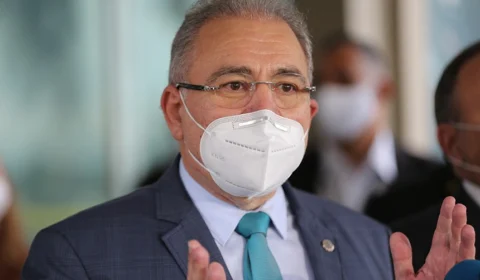 Ministro da Saúde se reúne com senado para discutir plano de imunização nesta segunda