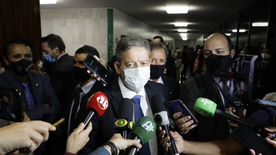 Câmara dos deputados define presidências das comissões nesta terça-feira (9)