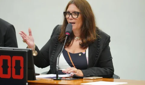 Bia Kicis é eleita a primeira mulher presidente da CCJ na Câmara dos Deputados