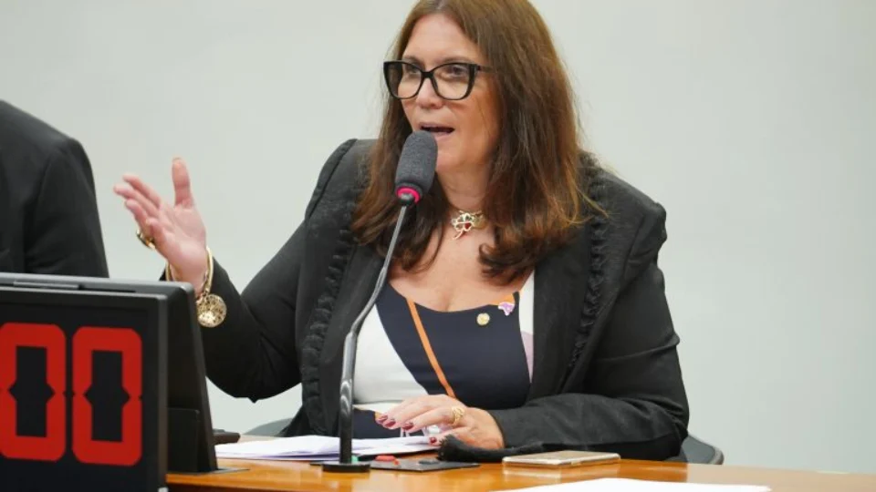 Bia Kicis é eleita a primeira mulher presidente da CCJ na Câmara dos Deputados
