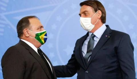 Bolsonaro estuda condições para deixar Pazuello no governo quando ele sair do Ministério da Saúde