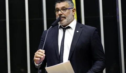 Projeto suspende cartão corporativo do governo federal durante a pandemia