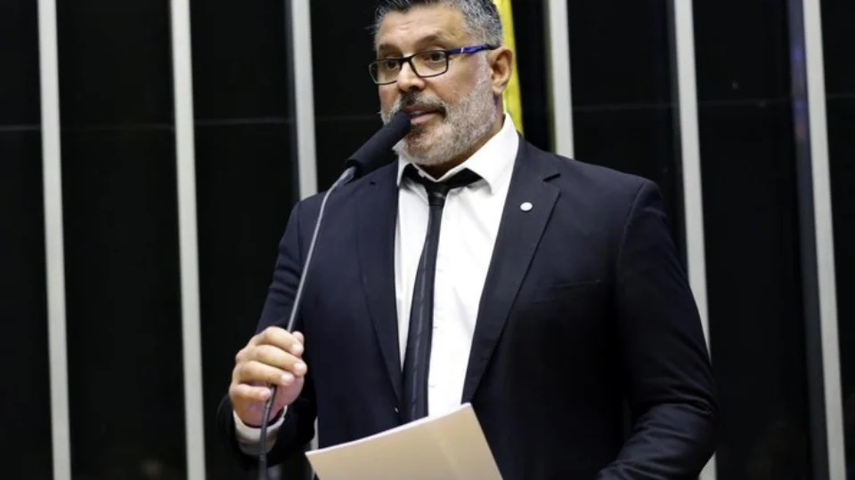 Projeto suspende cartão corporativo do governo federal durante a pandemia