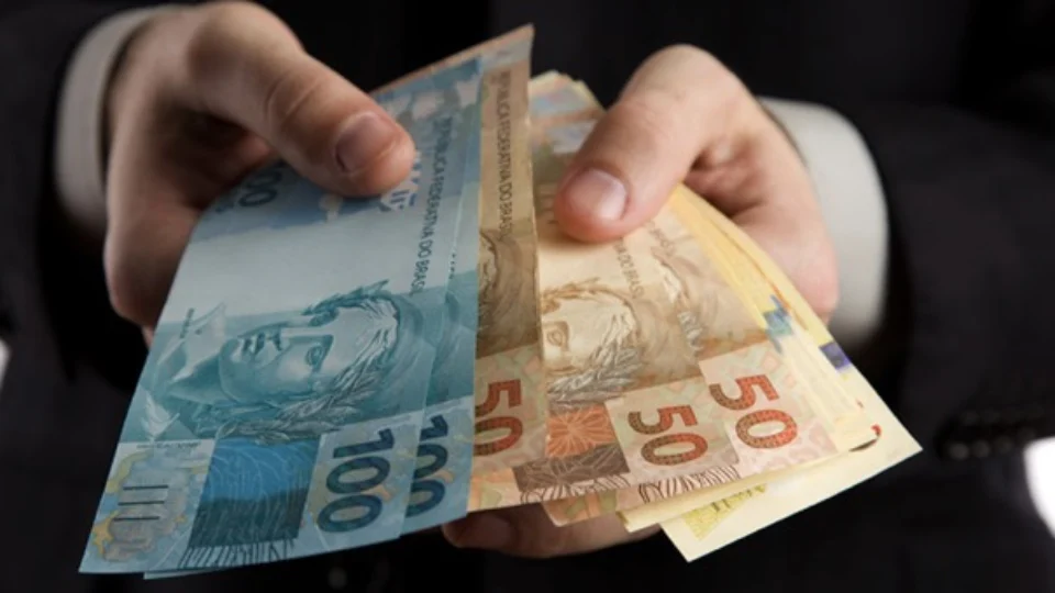 Prorrogação de auxílio emergencial para artistas segue para sanção de Bolsonaro