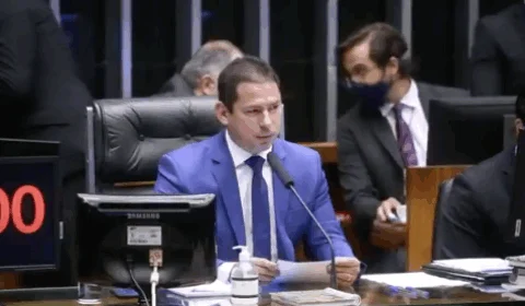 Marcelo Ramos preside sessão do Congresso que vota projeto sobre orçamento da União