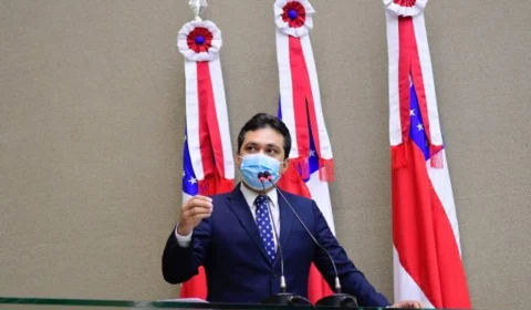 Uma semana após fim de sessões híbridas, Álvaro Campelo se afasta da ALEAM por 60 dias