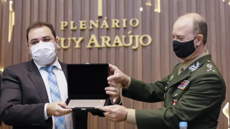 General Mansur é o mais novo Cidadão do Amazonas