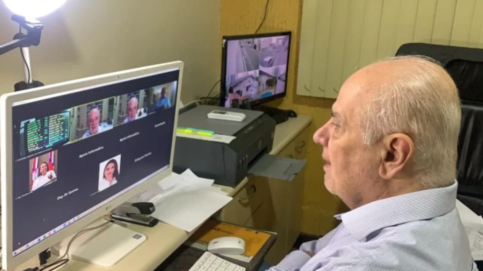 Serafim elogia decisão judicial que manda União fornecer vacinas para professores