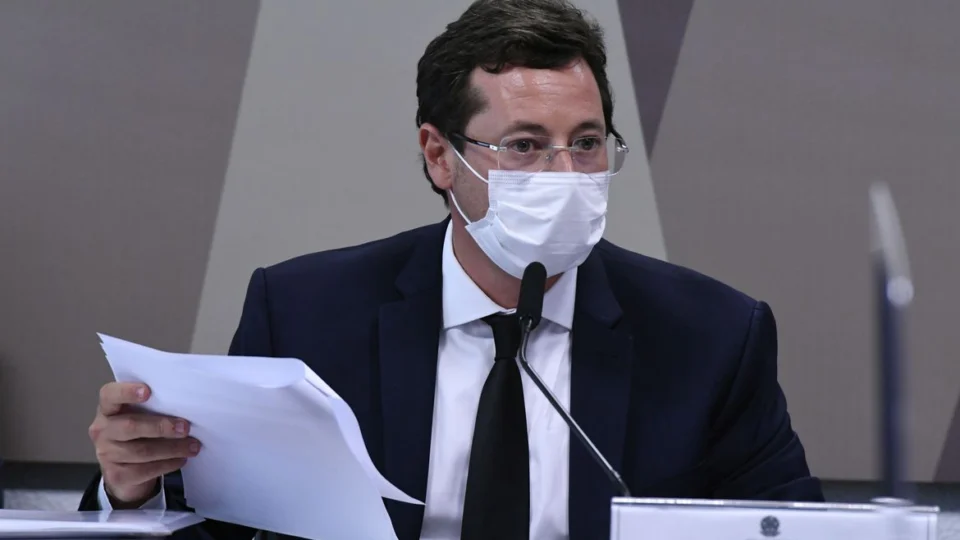 CPI pode quebrar sigilo e reconvocar Fabio Wajngarten para acareação com jornalista