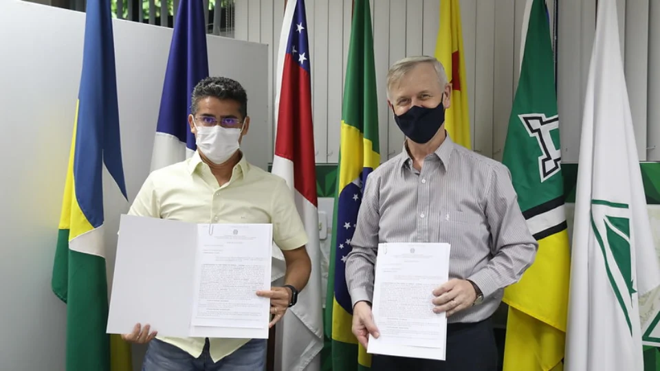 David Almeida assina, junto à Suframa, novo termo para finalizar obras no Distrito Industrial