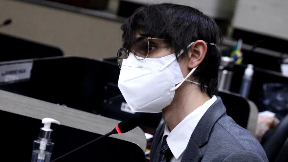 Novo decreto da Prefeitura de Manaus é um ‘absurdo enfraquecimento do parlamento’, diz Amom