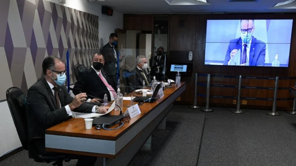 Barra Torres confirma ter havido sugestão de mudar bula da cloroquina