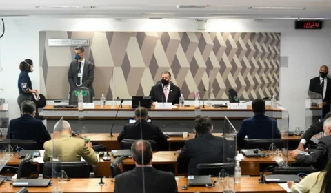 Alcance de pedidos de informação a estados e municípios gera polêmica na CPI